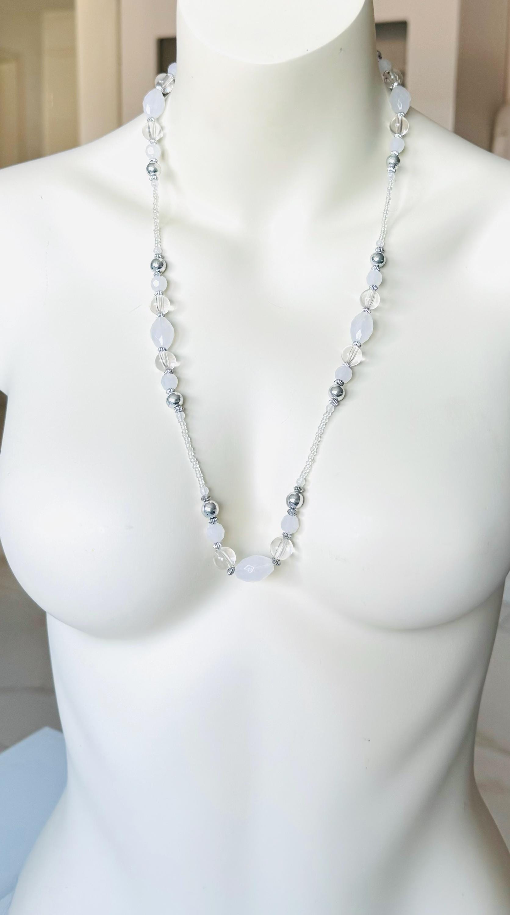 Colliers en maille : la tendance bijou vintage qui nous fait craquer