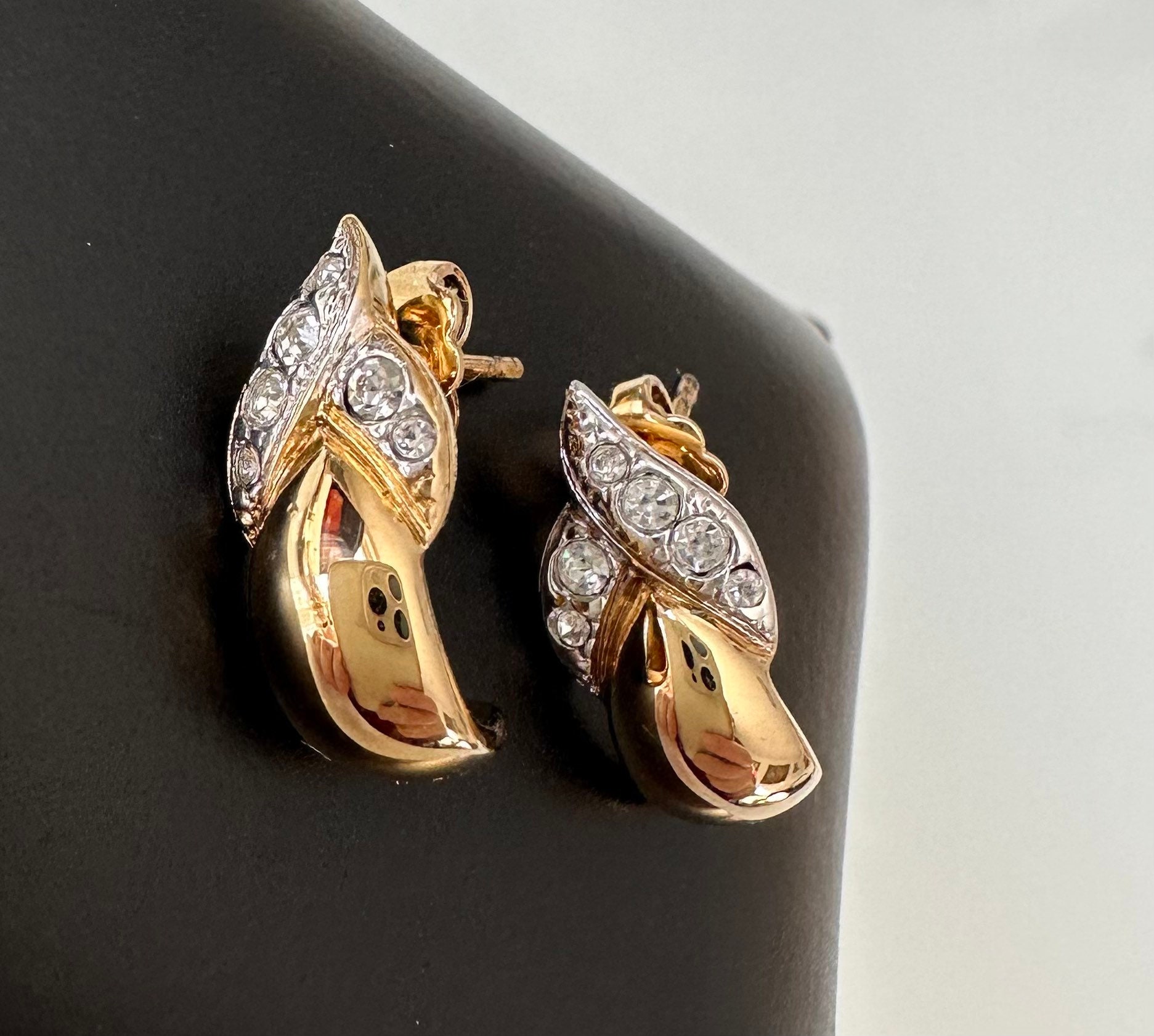 Jolies boucles d'oreilles clous Pierre Lang pierres pailletées dorées PL bijoux  fantaisie plaqué or dur -  France