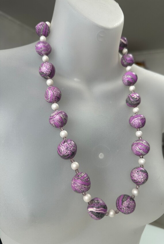 Statement necklace with large balls in a purple-g… - image 4