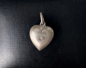 Charmanter Vintage Herz Anhänger aus Echtem Silber !