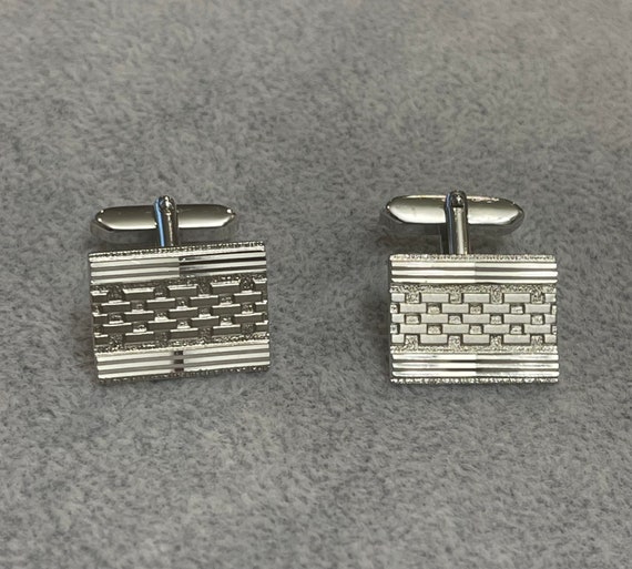 Paire De Boutons De Manchette En Métal Argenté Style Moderniste - Occasion Très Bon état, Design épuré