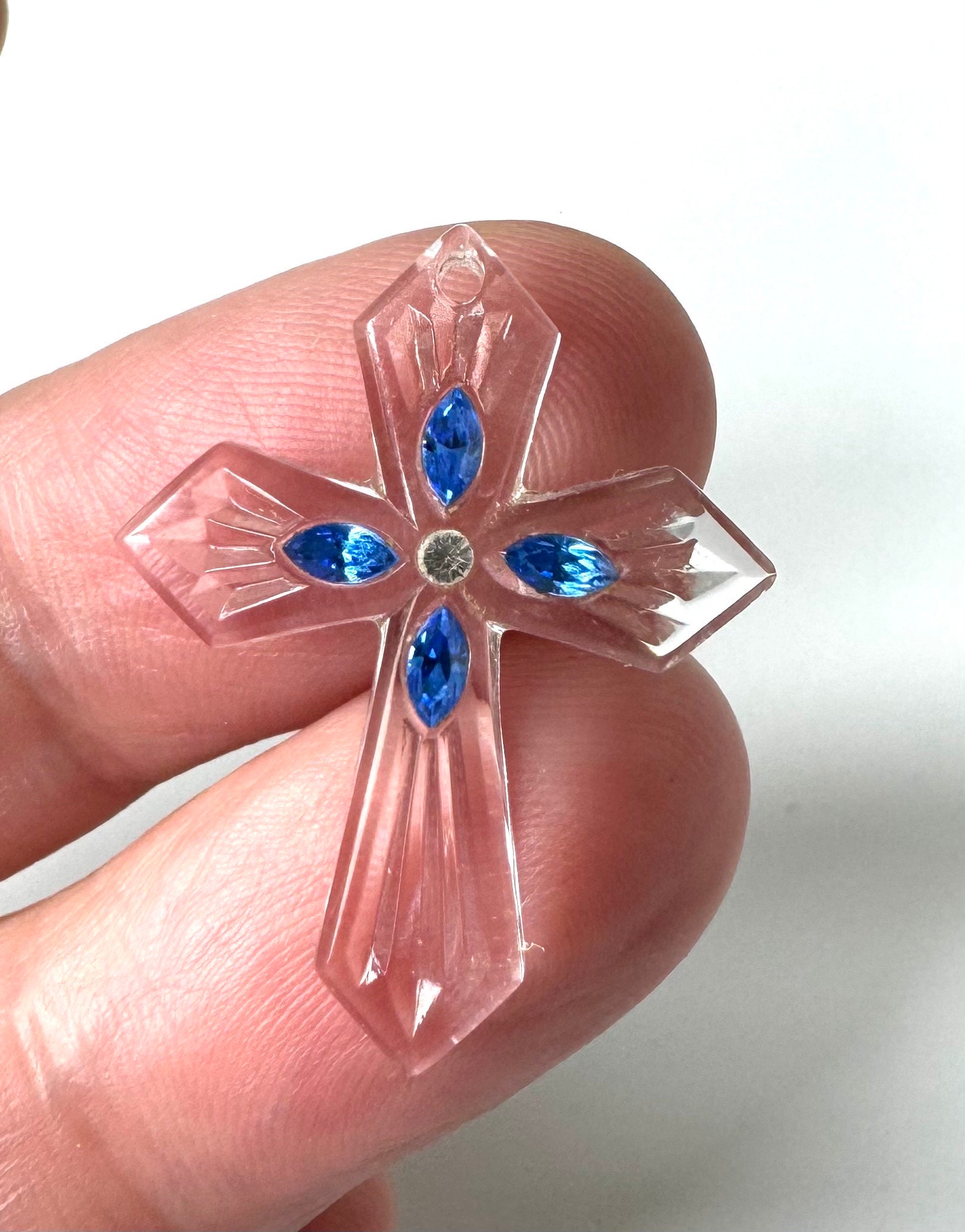 Pendentif Croix Ancien En Pâte De Verre Bleu - Étain - Style Vintage - Bon état - Sans Marque