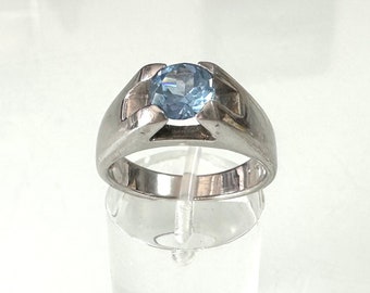 High quality vintage 925 silver aquamarine solitaire ring!