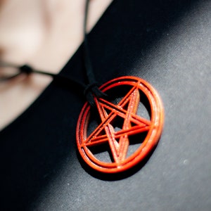 Pentagram necklace in red wood with adjustable faux suede leather cord, Pentacle protective amulet, Sacred geometry talisman, wiccan jewelry
