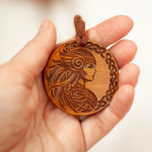 Valkyrie Wooden Amulet, Norse Mythology Pendant, Asatru Necklace, Valkyrie Cosplay Jewelry, Warrior Woman Gift, Custom Message, Knightcore