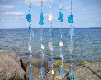 HIMMLISCH Strandglas Windspiel mit Glasperlen und Muscheln an Treibholz, Mobile, Klangspiel, Suncatcher