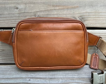 バッグ VINTAGE COACH CANTEEN Fanny Pack 90s USA Vintage Coach Canteen Waist Pouch Fanny Pack 0515 Black USA