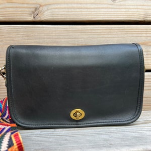 Navy 90s Vintage Coach Penny Pocket Clutch Purse 9755