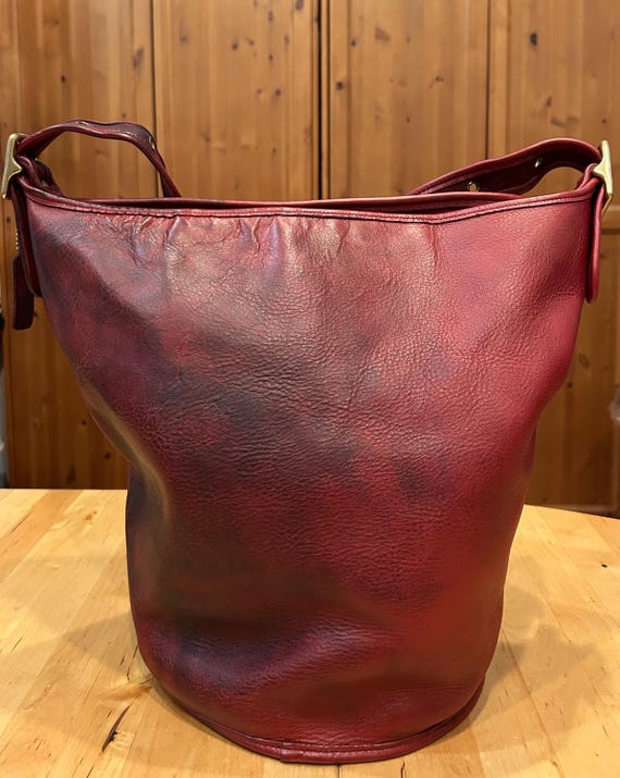 Hand Distressed XL Vintage Coach 9085 Red Duffle Feed Sac Hand Distressed XL Vintage Coach 9085 Red Duffle Feed Sac