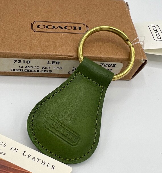 NWT, Leaf Green Vintage coach Classic Key Fob, 7210 - Gem