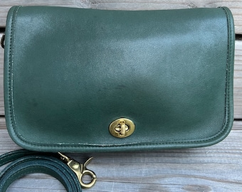 Bottle Green Vintage Coach Penny Pocket Clutch Purse 9755