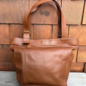 バッグ Vintage Coach Leather Tote Bag Brown Coach Vintage Style Brown Leatherware Est. 1941 Gallon Lunch Tote