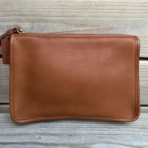 New 80s Vintage Coach Zip Top Carry All Leather Clutch 9972
