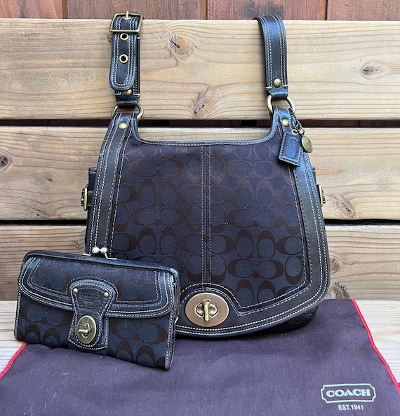 Set: Coach Signature saddle bag and legacy wallet