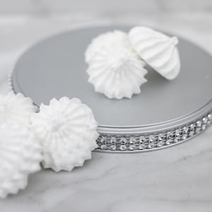 Fauх White Meringue | Fake Meringue Bakery Display | Photo Session Prop | Fake Food Display | Kitchen Decor | Meringue Cookies | Meringue