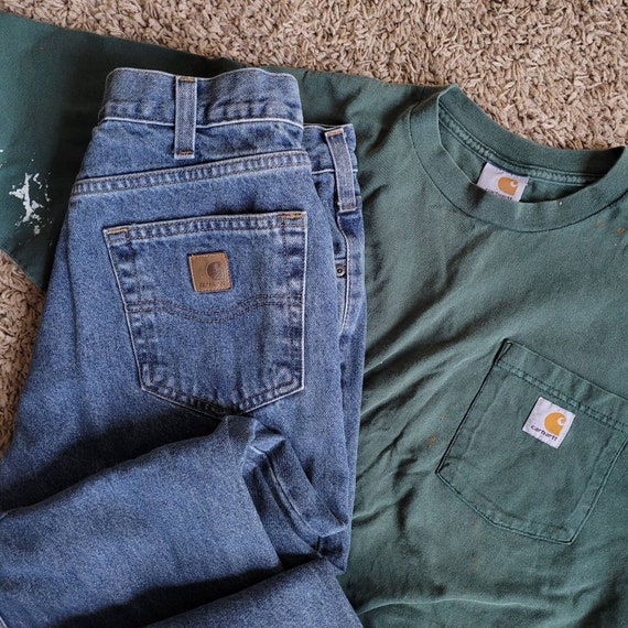 Carhartt distressed T-Shirt Unisex Large and Jean… - image 1