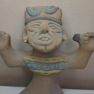 Vintage Aztec Mayan Figurine.6&quot; x 6.5&quot;