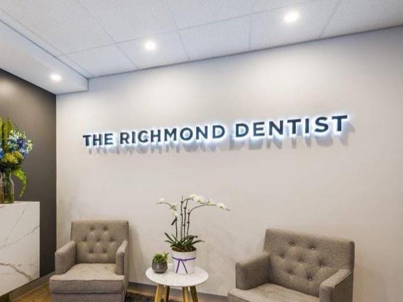3D metal indoor sign.
made of stainless steel.
color is black
backlight color is warm white.
1 inch away from the wall.
letter depth is 1 inch.