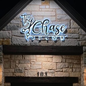 Placa personalizada para empresas, logotipo comercial com retroiluminação, placa com logotipo iluminado, placa de escritório com LEDs, placa com logotipo personalizada cortada a laser com design 3D em relevo