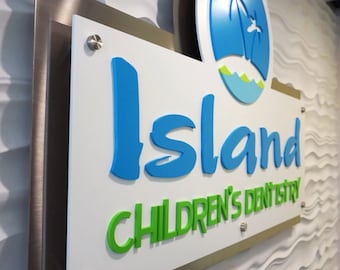 Custom 3D Acrylic Logo Sign: Indoor/Outdoor Business Signage