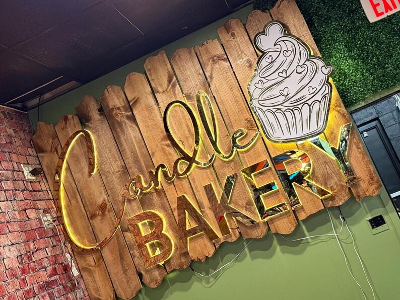 3D metal indoor sign.
made of stainless steel.
color is mirror gold.
backlight color is warm white.
1 inch away from the wall.
letter depth is 1 inch.