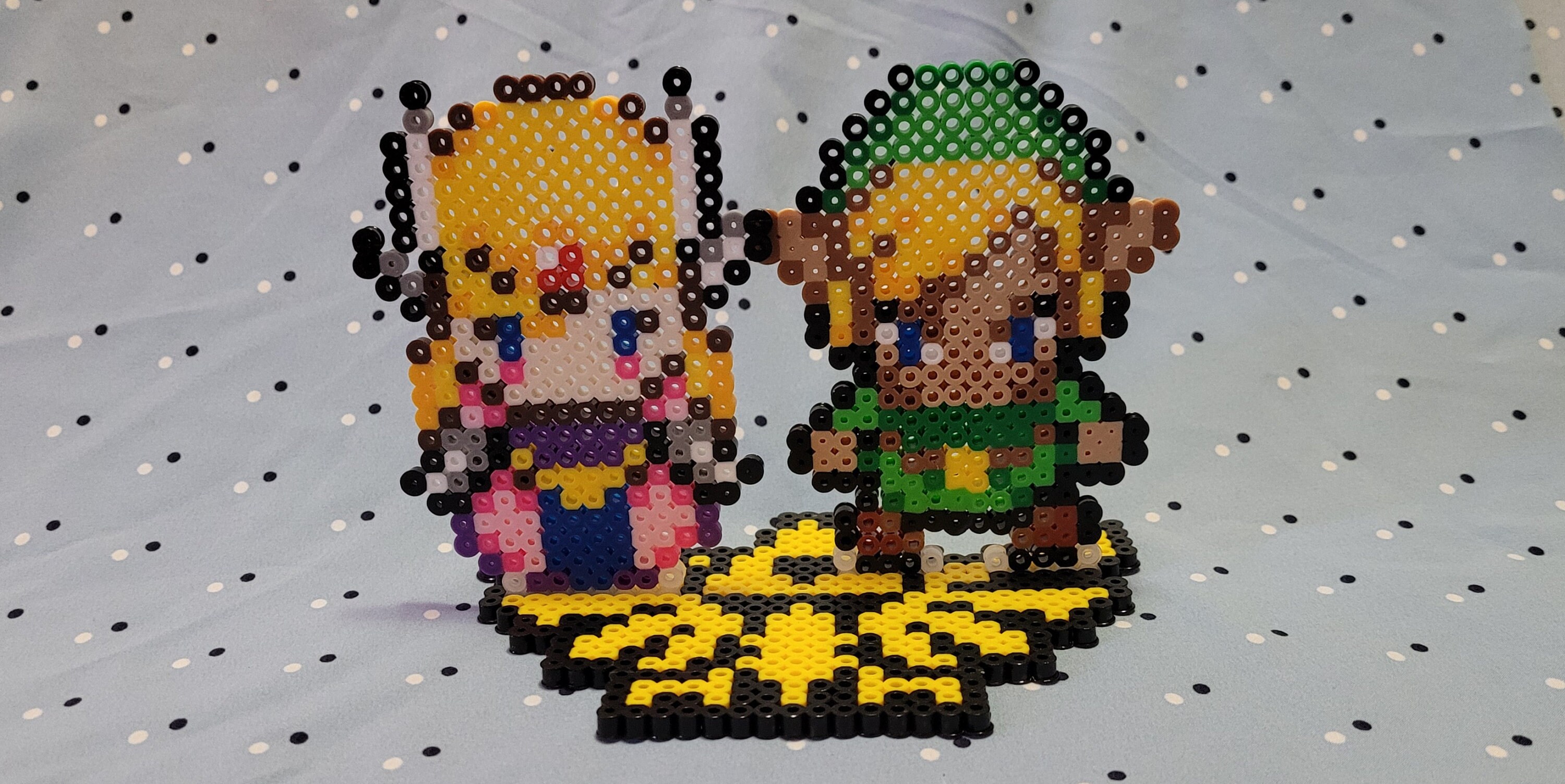 Triforce Pixel Art Grid