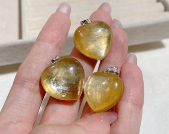 Collar con colgante de lepidolita dorada de plata de ley, piedra curativa de mica, forma de corazón regordete