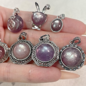 Purple lepidolite pendant necklace, lepidolite necklace, lepidolite pendant, purple Crystal pendant, lilac pendant necklace, healing crystal