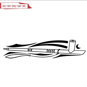 Può includere: Illustrazione in bianco e nero di una pipa della pace nativa americana con un design a mezzaluna. La pipa è fatta di legno e ha un gambo lungo. La pipa è decorata con una serie di linee e punti.