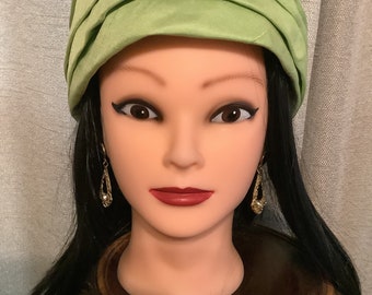 Vintage 1950s green hat