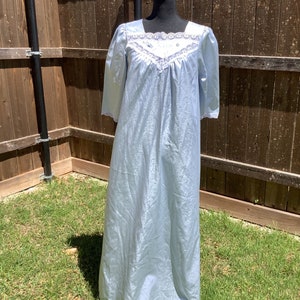 Vintage 1950s nightgown imagem 3