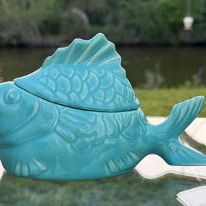 Vtg Bauer Pottery Blue Chicken of the Sea Fish Tuna Salad Baker Server 1940s/50s - read