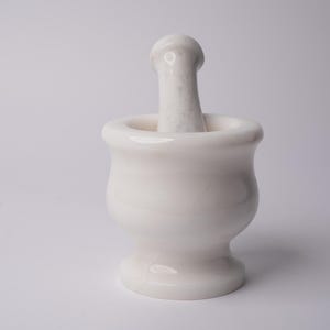 Round White Marble Mortar and Pestle Set -  Spice and Herb Grinder, Pill Crusher & Kitchen Decor Gift