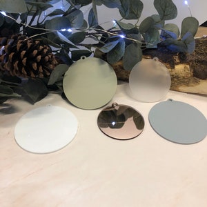 Beautiful Circle Shape Acrylic Christmas Bauble Blanks Available In A Variety Of Matt And Gloss Colours