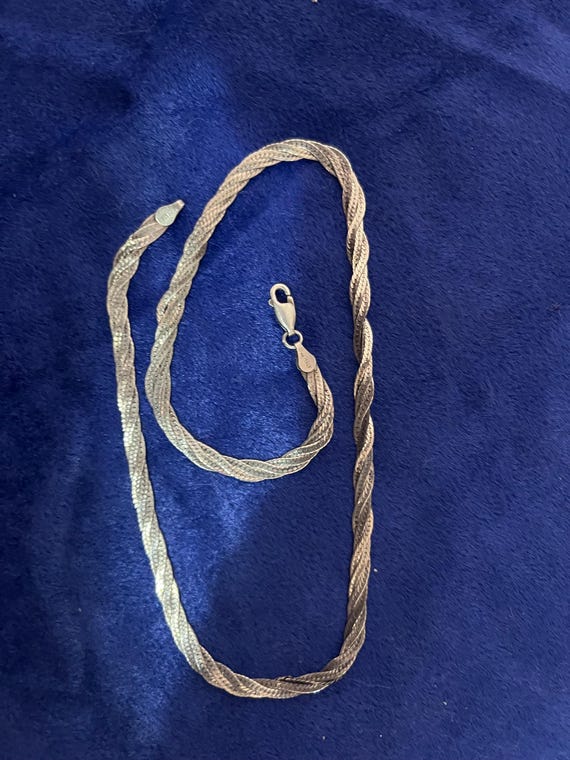 silver chain - image 1