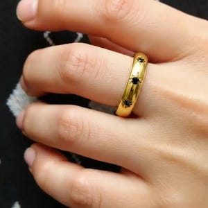 14k Gold Starburst Black Diamond Ring, Star Setting Celestial Ring, Minimal Stacking Ring, Dainty Proposal Gift for Her, Statement Jewelry