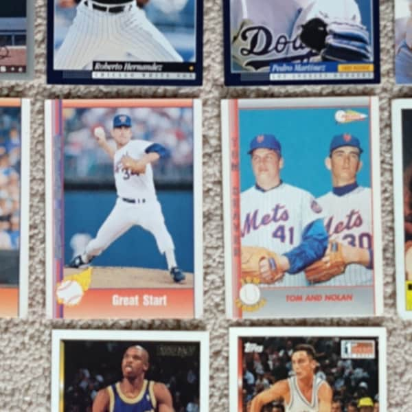 Trading Cards Lot of 14 Mixed Baseball/Basketball/Teenage Mutant Ninja Turtle/Casey Jones - Lot of 4 Baseball Trading Cards