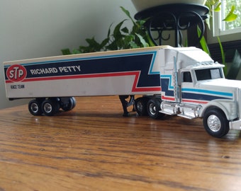 Camion Et Remorque Winross Richard Petty STP Race Team - échelle 1:64, Occasion, Die-cast USA