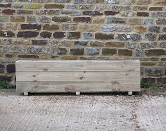 Jardinière rectangulaire en bois pour terrasse durable à petit budget (lisse) sur pieds