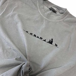 T-shirts brodés histoire de la Bible chrétienne, collection The Story Telling, t-shirt L'ourlet de son vêtement