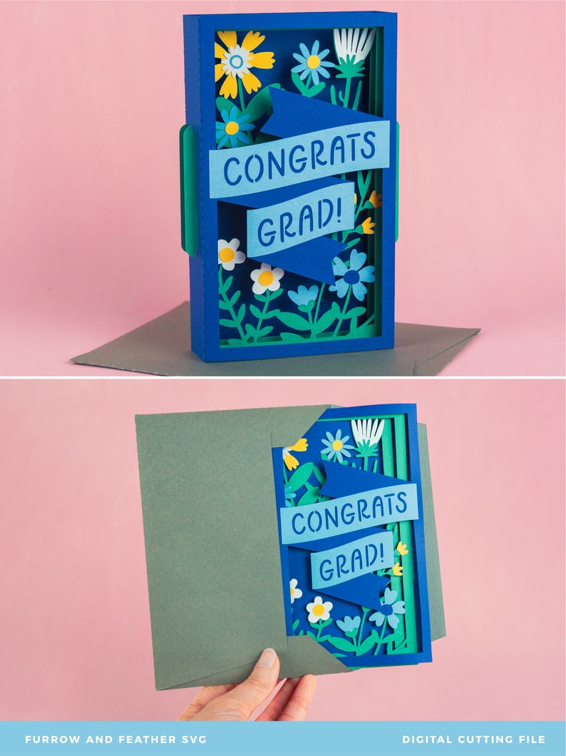 Może przedstawiać: Błękitna i zielona kartka z papieru z wyskakującym elementem. Kartka przedstawia wz&oacute;r kwiatowy z banerem z napisem "Congrats Grad!"