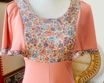 VINTAGE 1970s Flutter Sleeves Maxi Dress