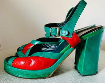 VINTAGE 1970s Green & Red Leather Platform Sandals