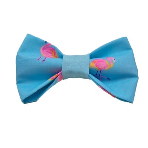 Fliege für Hunde und Katzen - &quot;Funky Flamingos&quot; - Sommer Hunde und Katzen Fliege und Schleife - Einfach an jedes Halsband zu befestigen