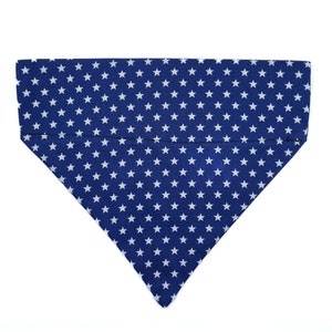 Gepersonaliseerde omkeerbare hondenbandana | Marine sterren