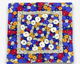 Bufanda de seda floral colorida vintage, bufandas de sarga con estampado de jardín de amapolas y margaritas, bufandas estilo mod con dobladillo enrollado a mano, accesorios para el cuello.
