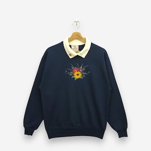 Vintage 80s Floral Embroidered Sweatshirt Medium Navy Blue Knitwear Jumper Pullover Sunflower Top Stitch Cottagecore Knit Sweater Size M