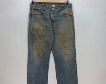 W34 vintage Dirty Levi's 501 Jeans effet vieilli des années 90 Levis Womens taille haute pantalon délavé Levis Stone Wash Denim classique Mom Jeans taille 34 x 29