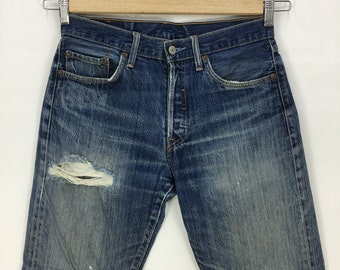 W29 Vintage Levi's 501 Distressed Dirty Jeans 90s Womens W29 Vintage Levi's 501 Distressed Dirty Jeans 90s Womens