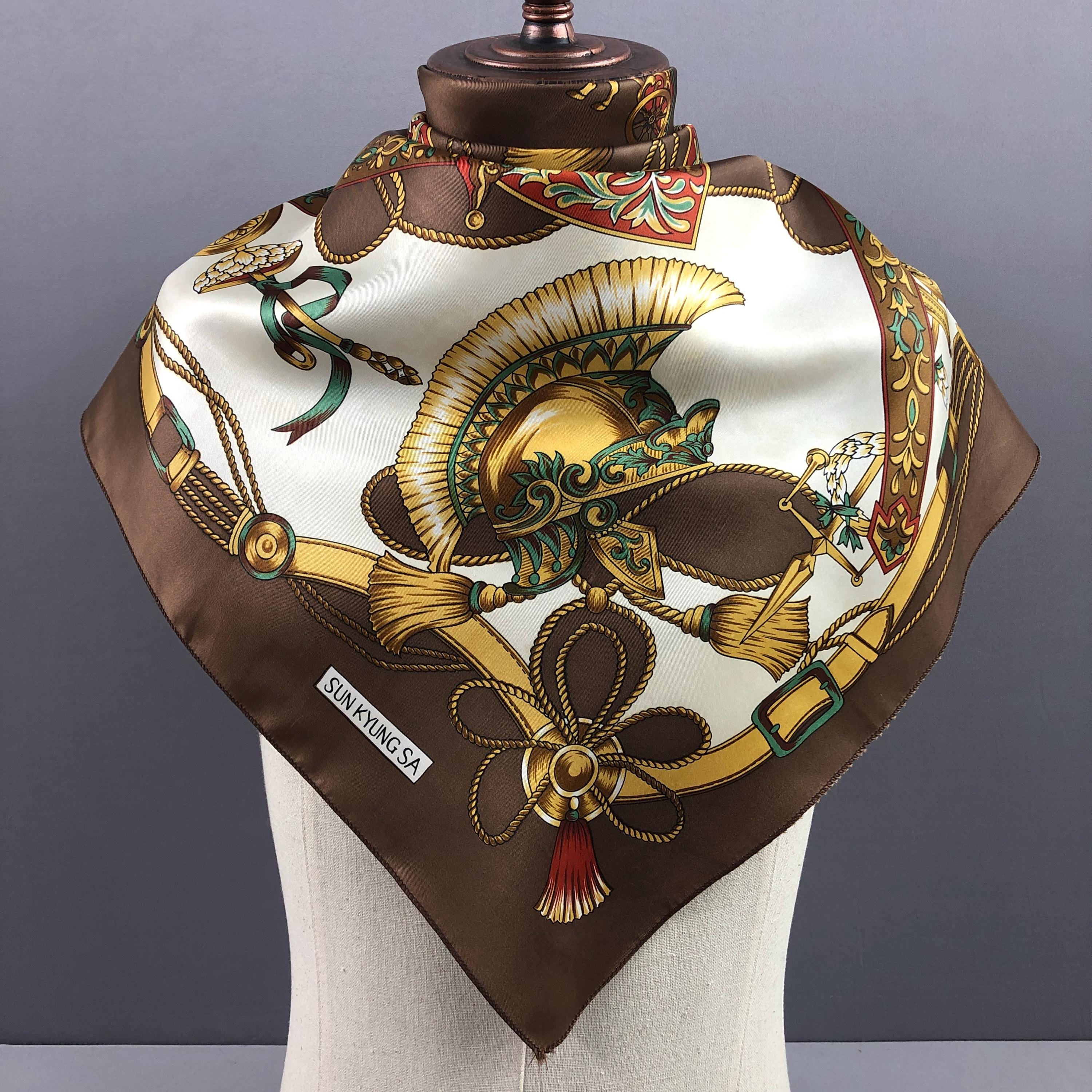 Foulard Vintage SUN KYUNG SA En Soie 100% - Motif Géométrique Astrologie - Fait En France